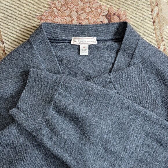 Gap Sweater Mens XL Gray Heather 100% Extra Fine Merino Wool V Neck Cardigan - Picture 9 of 13